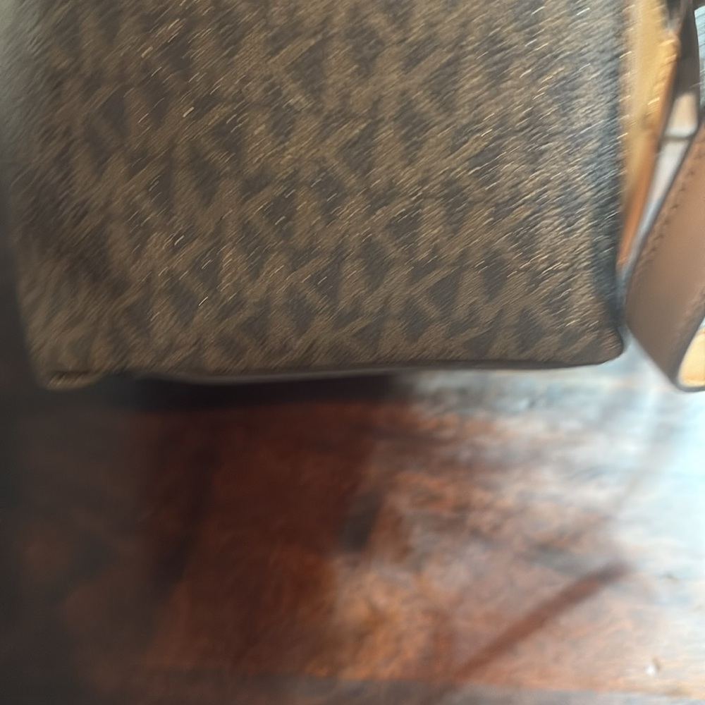 MICHAEL KORS Sheila Signature Backpack - Picture 5 of 13